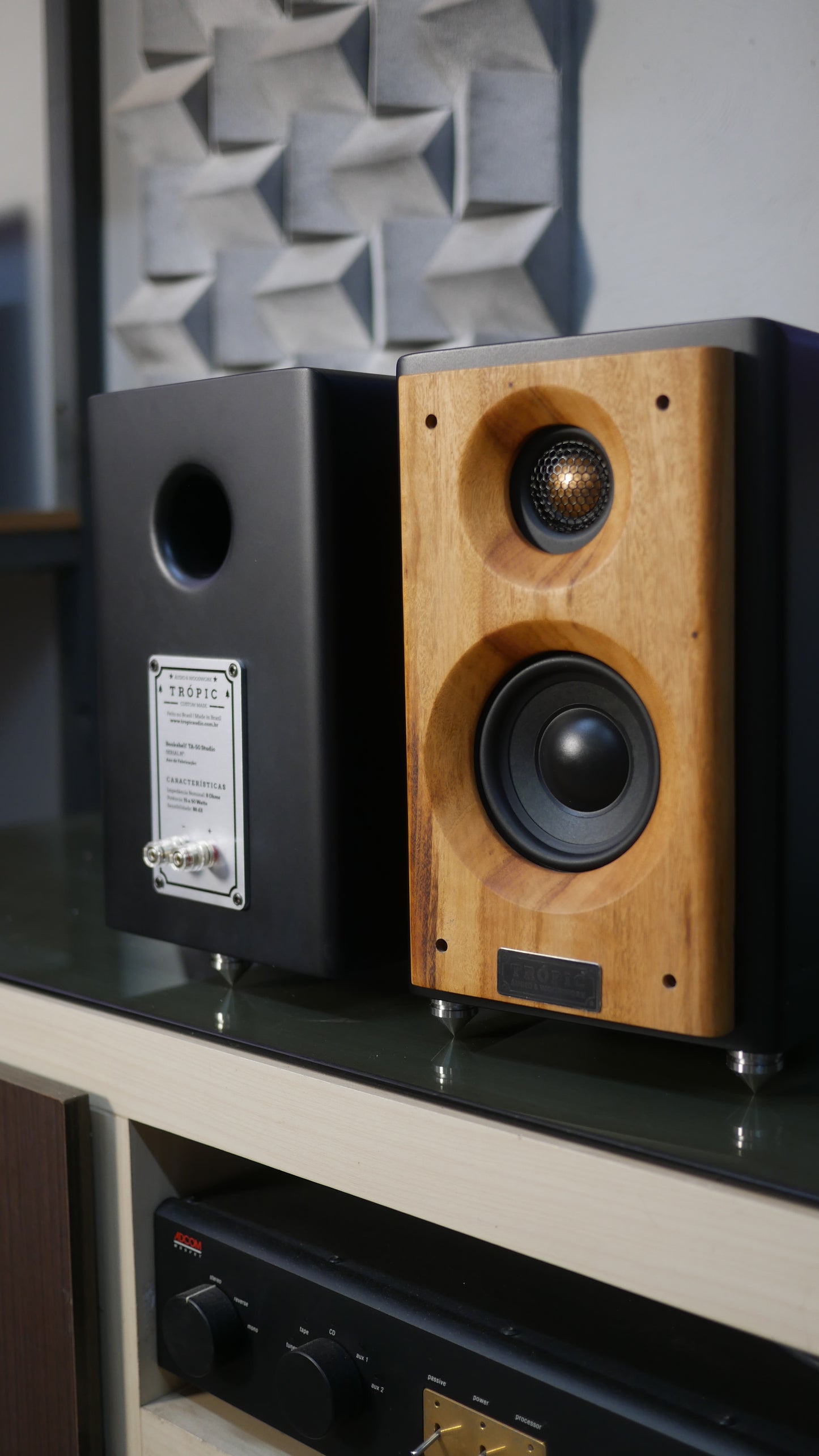 Bookshelf TA-50 Studio In Colors - Hi-Fi (PAR)