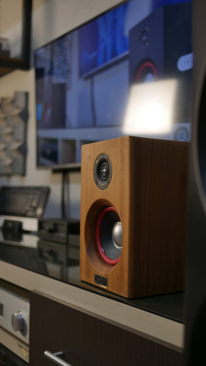 Bookshelf TA-65 Red In Muiracatiara - Hi-Fi (PAR)