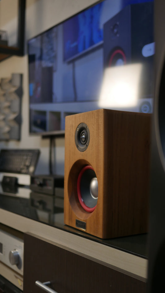 Bookshelf TA-65 Red In Muiracatiara - Hi-Fi (PAR)