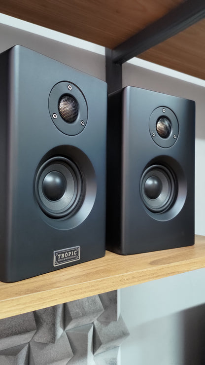 Bookshelf TA-50 Studio In Colors - Hi-Fi (PAR)