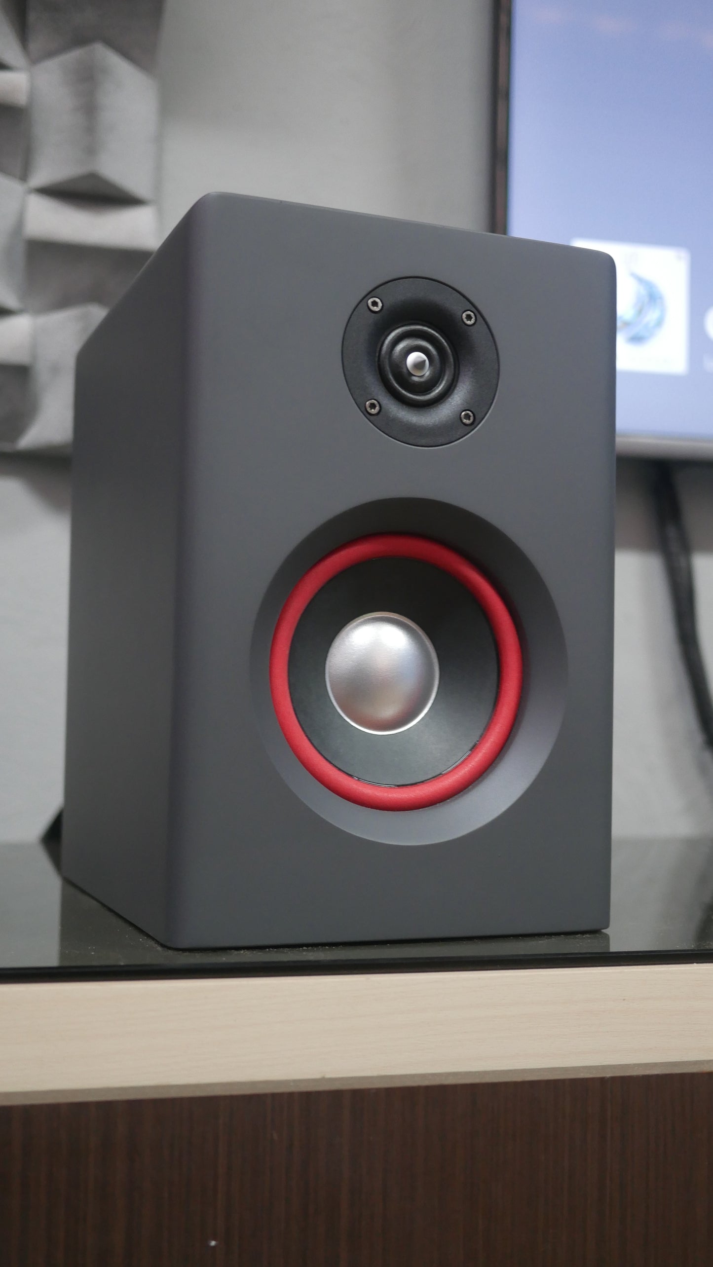 Bookshelf TA-65 Red In Colors - Hi-Fi (PAR)