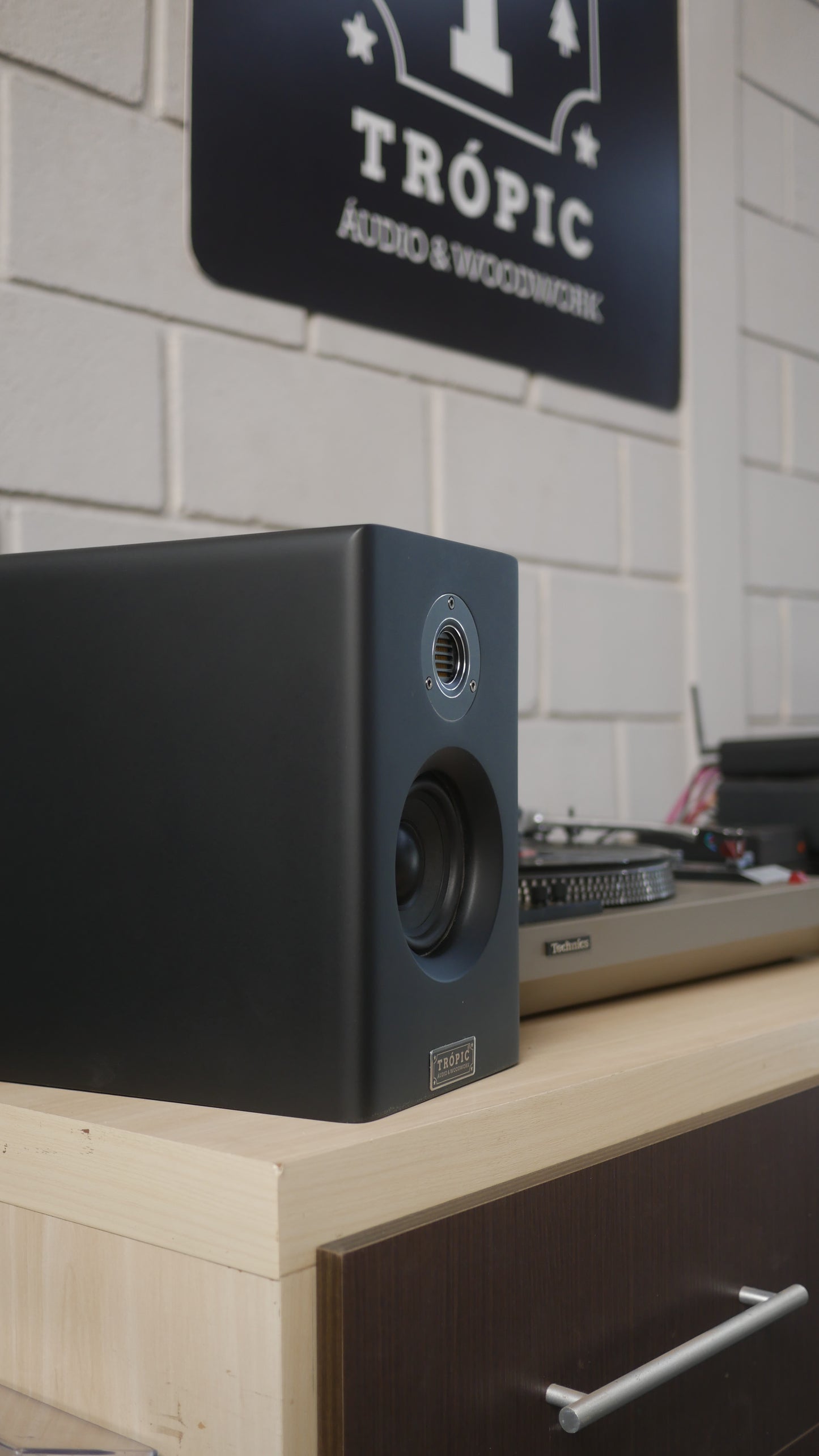 Bookshelf TA-Beta 4 v2 - In Colors - Hi-Fi Premium (PAR) image 3