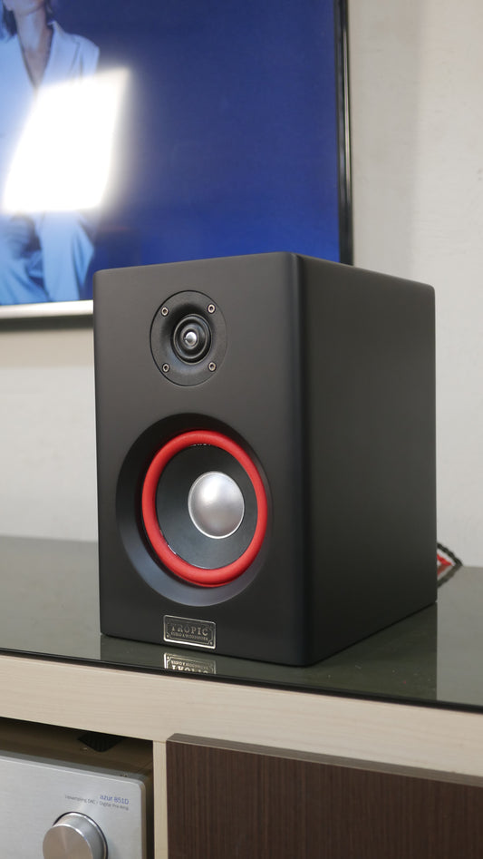 Bookshelf TA-65 Red In Colors - Hi-Fi (PAR)