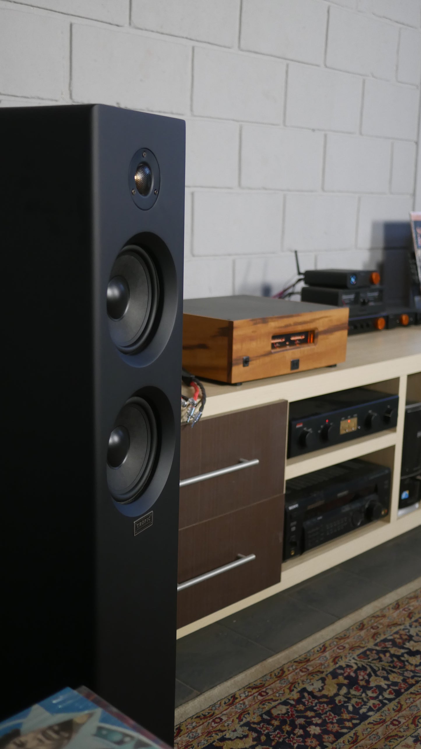 Torre TA-120 Studio In Colors - Hi-Fi (PAR)