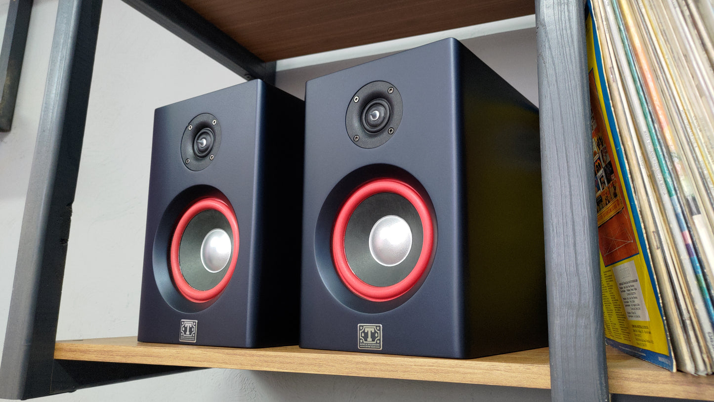 Bookshelf TA-65 Red In Colors - Hi-Fi (PAR)